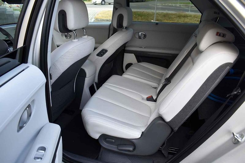 Škoda Enyaq iV a Hyundai Ioniq 5 při testu