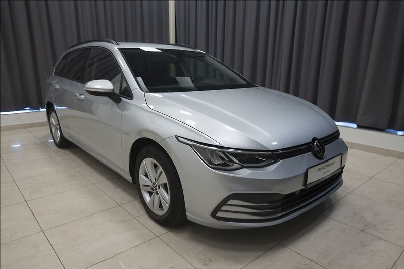 Volkswagen Golf 1,5 eTSI DSG KAMERA VÝHŘEV ČR - fotka 3 z 41