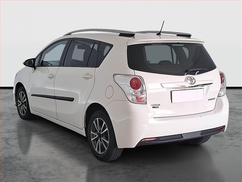 Toyota Verso (2013) 1.8 Valvematic, Automat - fotka 4 z 17