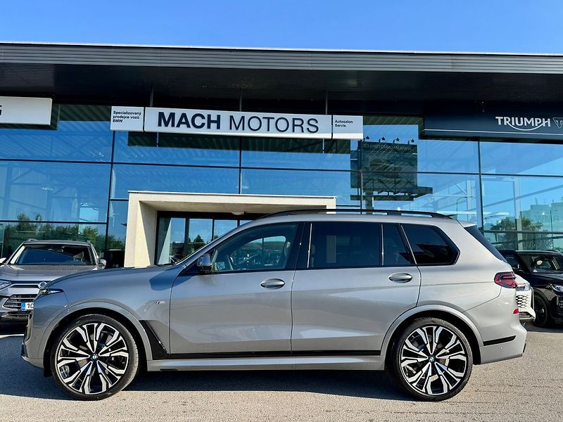 BMW X7 40xd Masáže N.náprava N.topení - fotka 11 z 28