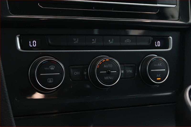 Volkswagen Golf (2018) 1.6 TDI, Serv.kniha, Tempomat - fotka 13 z 16