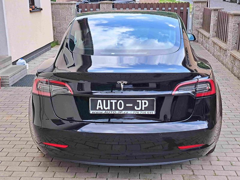 Tesla Model 3 RWD LED ACC 18ALU NAVI  SOH92% - fotka 4 z 16