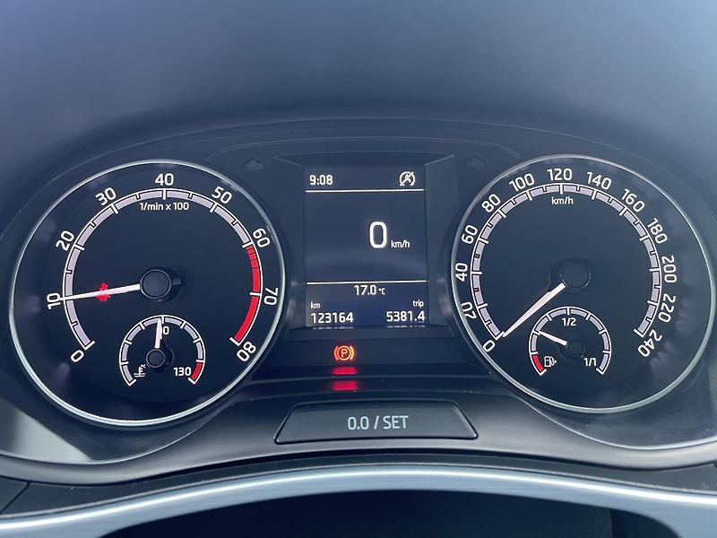 Škoda Fabia AMBITION 1.0 TSI 81 kW  - fotka 12 z 20