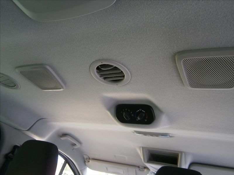 Ford Tourneo Custom 2,2 TDCI - fotka 16 z 26
