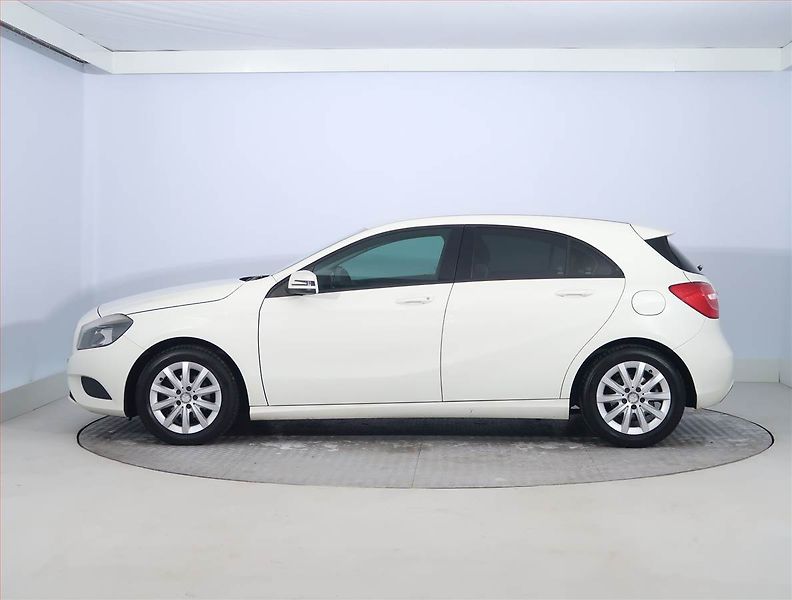 Mercedes-Benz Třídy A (2014) A 160 CDI, Serv.kniha - fotka 3 z 18