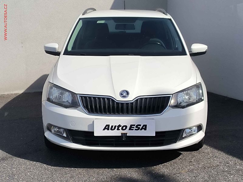 Škoda Fabia (2015) 1.2 TSi, 1.maj,ČR, Ambition - fotka 2 z 17