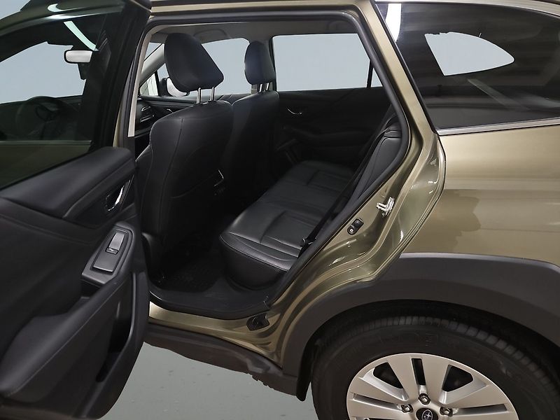 Subaru Outback 2.5i 4WD Comfort + tažné - fotka 13 z 15