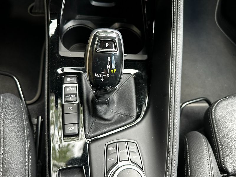 BMW X1 2,0 140kW-xDRIVE-CZ-DPH-VÝBAVA - fotka 25 z 44