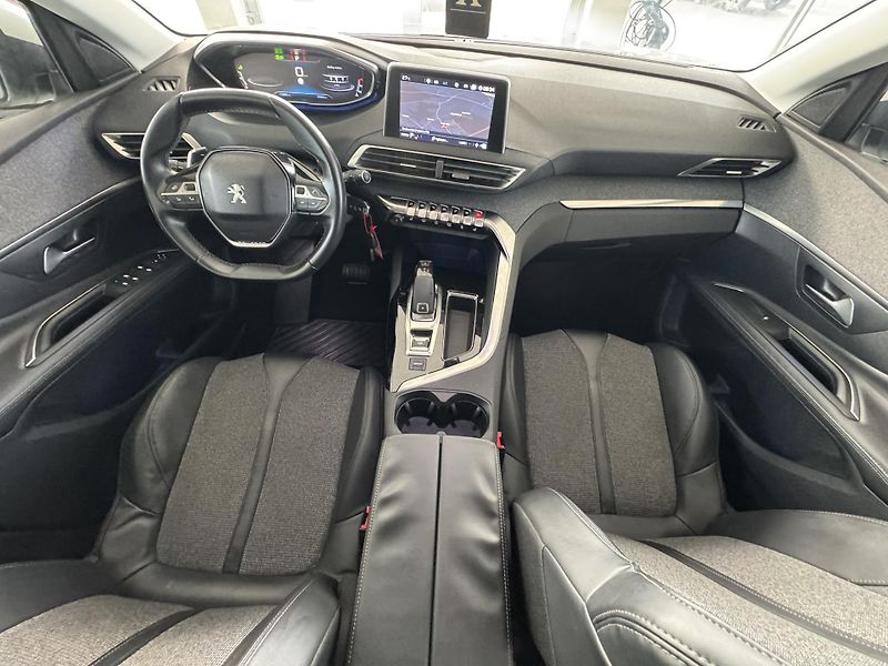 Peugeot 3008 (2018) 1,2I STT ALLURE NAVI KAMERA - fotka 9 z 33