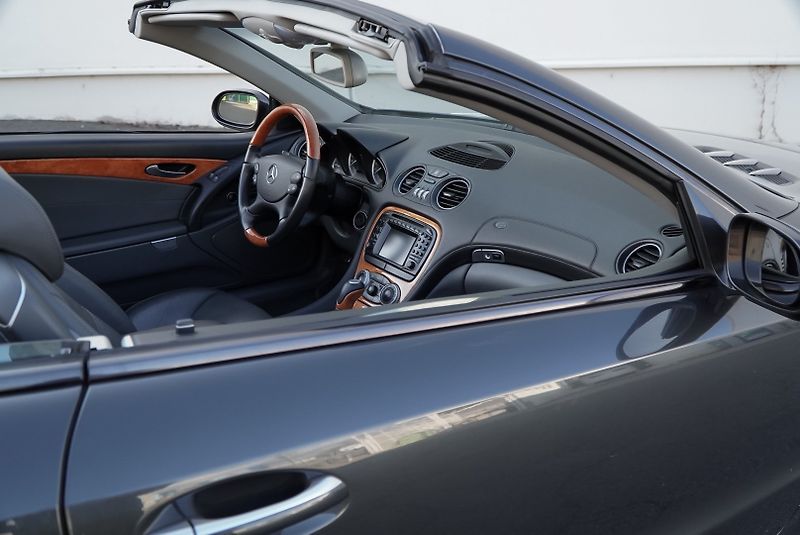 Mercedes-Benz SL 500 V8 - fotka 14 z 36