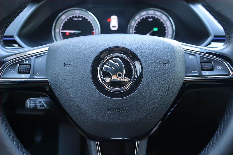Škoda Superb (2020) Laurin&Klement 2.0 TDI - fotka 24 z 34