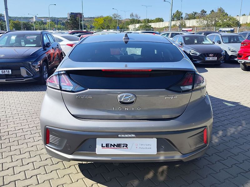 Hyundai Ioniq 1.6 GDI/104kW MY20 Style PHEV - fotka 6 z 37