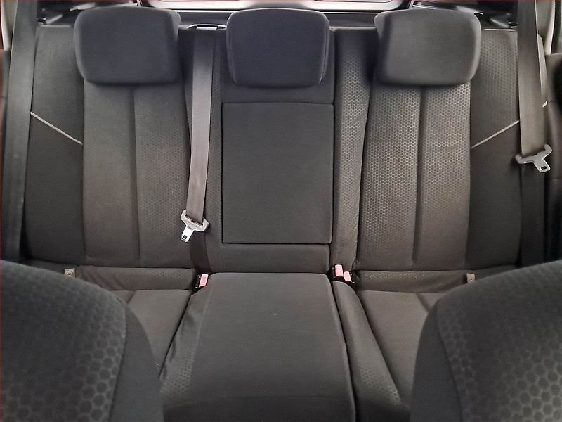 Renault Mégane (2005) 1.6 16V , po STK, Tažné, Klima - fotka 10 z 14