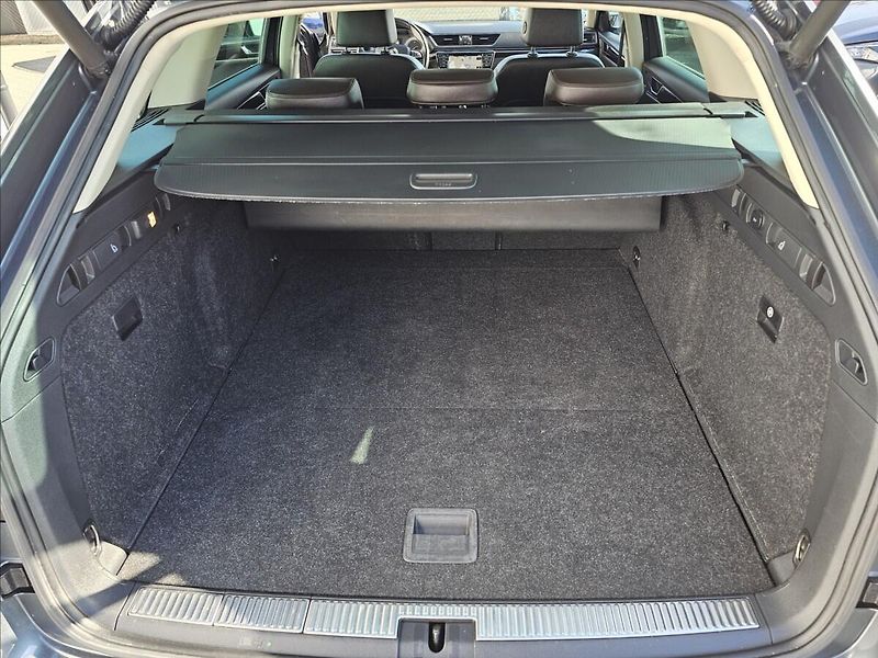 Škoda Superb 3 2,0TDi Laurin & Klement - fotka 30 z 46