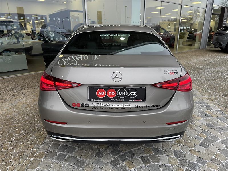 Mercedes-Benz Třídy C C 220d - fotka 25 z 30