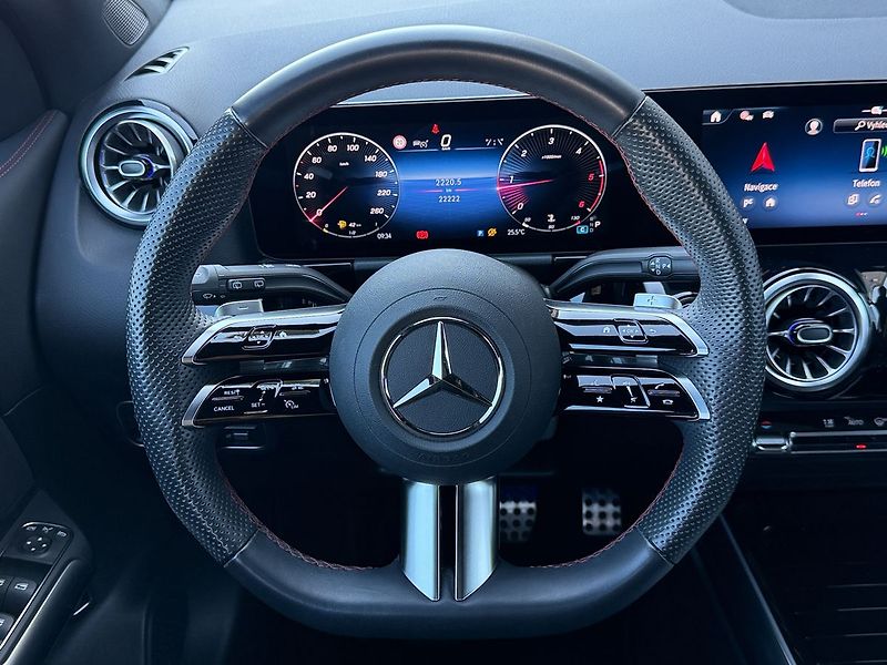 Mercedes-Benz GLA 200 d AMG Style Edition - fotka 17 z 36