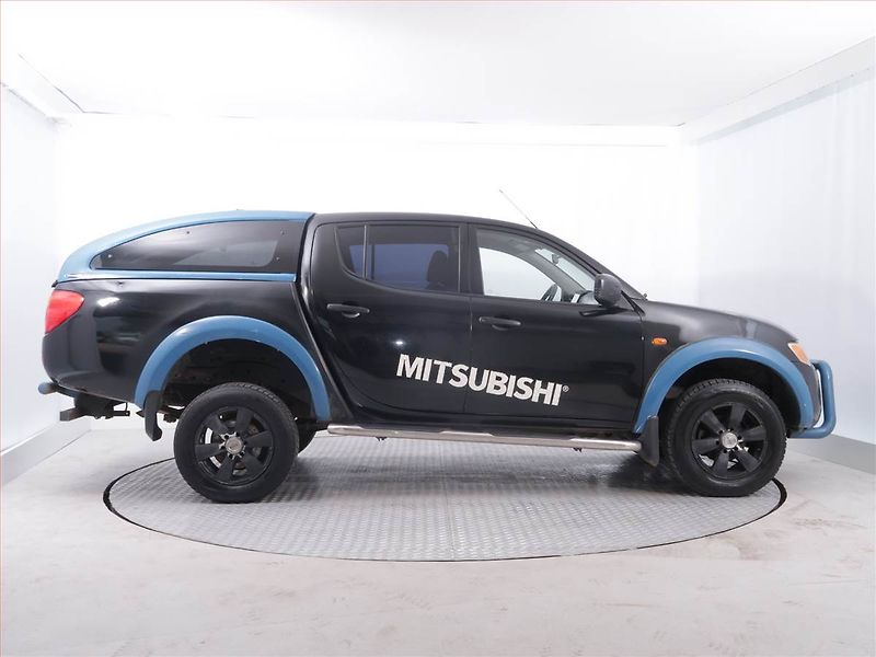 Mitsubishi L200 (2007) 2.5 DI-D, 4X4 - fotka 6 z 17