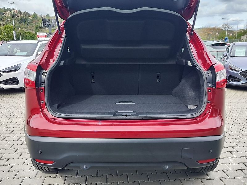 Nissan Qashqai 1.6 Dig-T/120kW Acenta - fotka 9 z 29