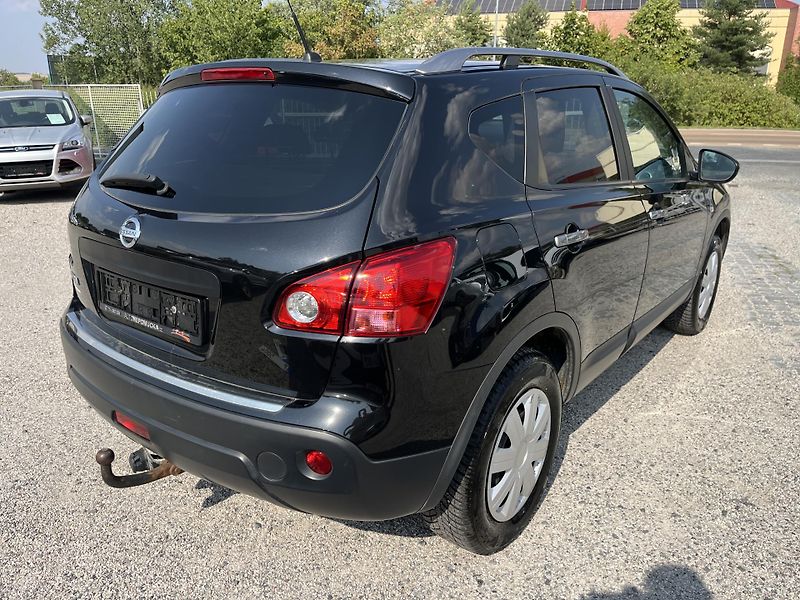 Nissan Qashqai (2009) 2.0i 104 KW, 4x4, Panorama - fotka 8 z 13