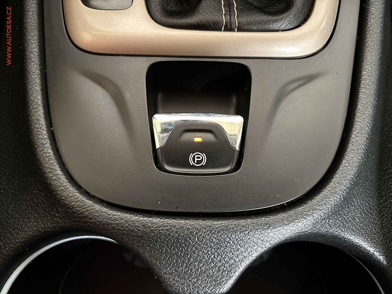 Jeep Cherokee (2015) 2.0 CRD 4x4, servis.kniha, AT - fotka 19 z 20