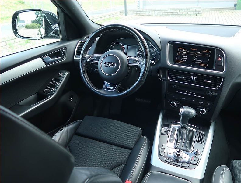 Audi Q5 (2016) S line 2.0 TDI, 4X4, Automat - fotka 7 z 19