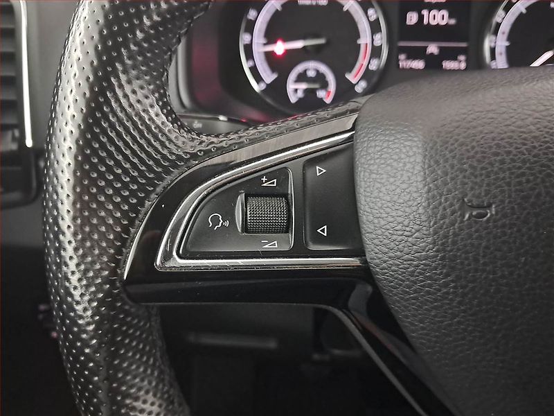 Škoda Karoq (2019) Ambition 2.0 TDI, Navi - fotka 16 z 19