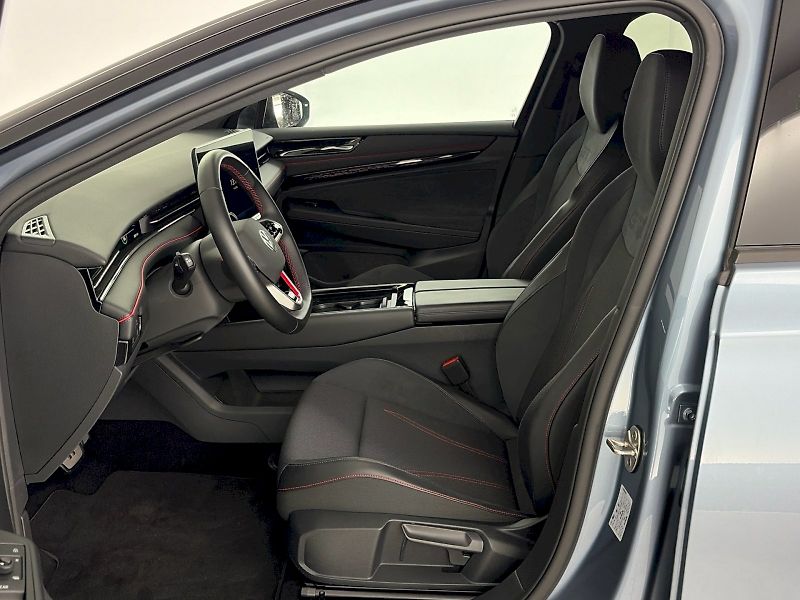 Volkswagen ID.7 Tourer (2025) GTX 250kW 4Motion, 91kWh - fotka 7 z 40