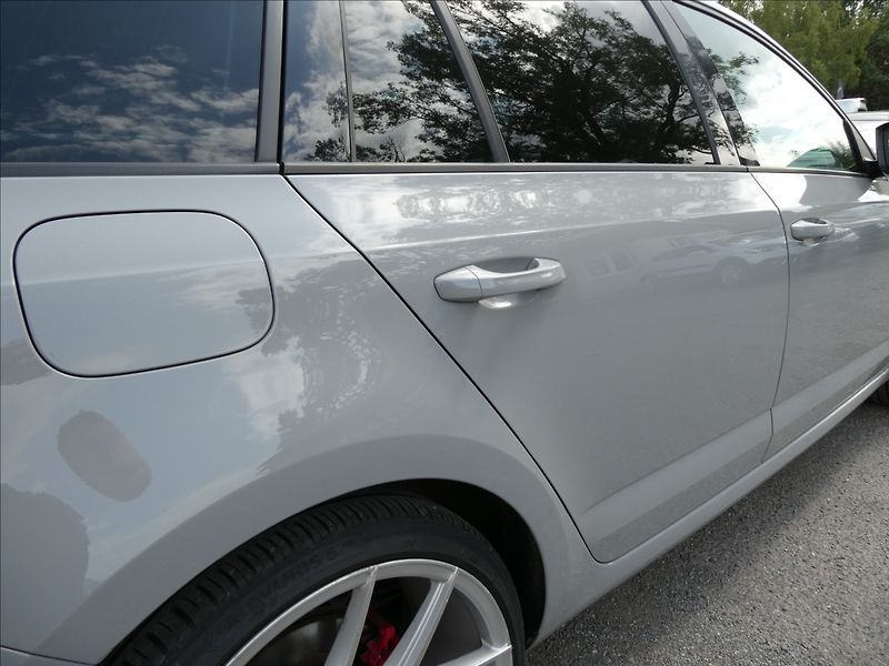 Škoda Octavia 2,0 TSi 162kW RS NAVI,EL. ŠÍBR - fotka 13 z 47