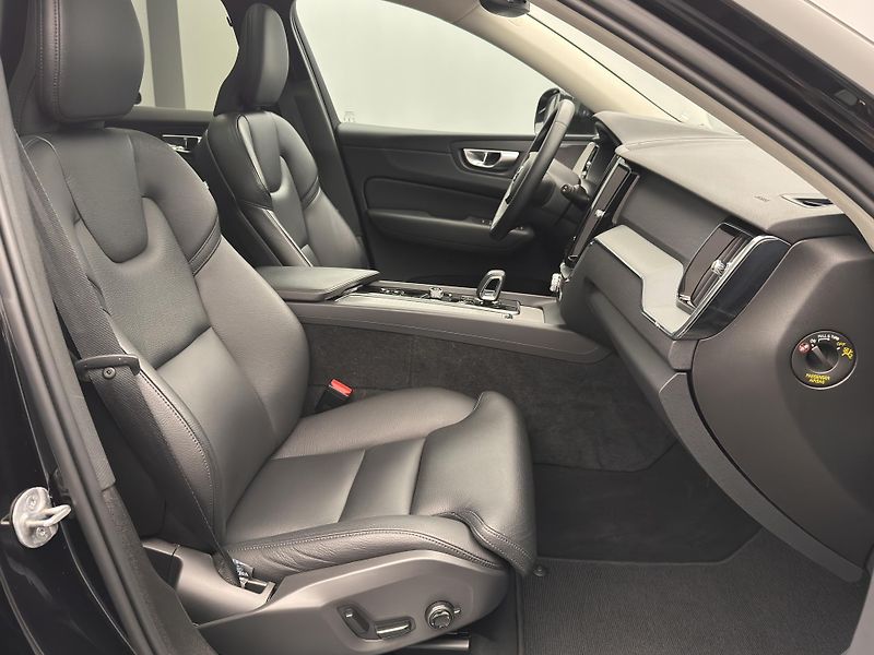 Volvo XC60 T6 AWD RECHARGE BRIGHT PLUS  - fotka 25 z 48