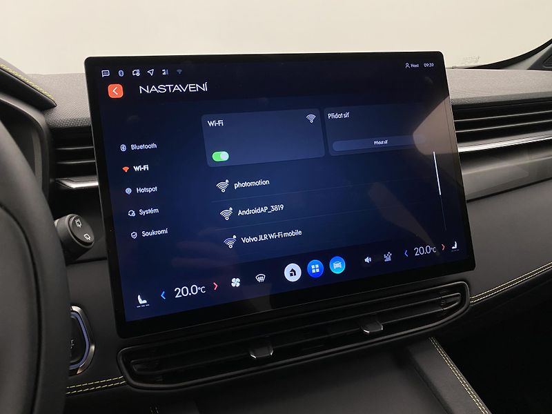 Lynk & Co 01 CORE PHEV AUT CZ 1.maj - fotka 64 z 72
