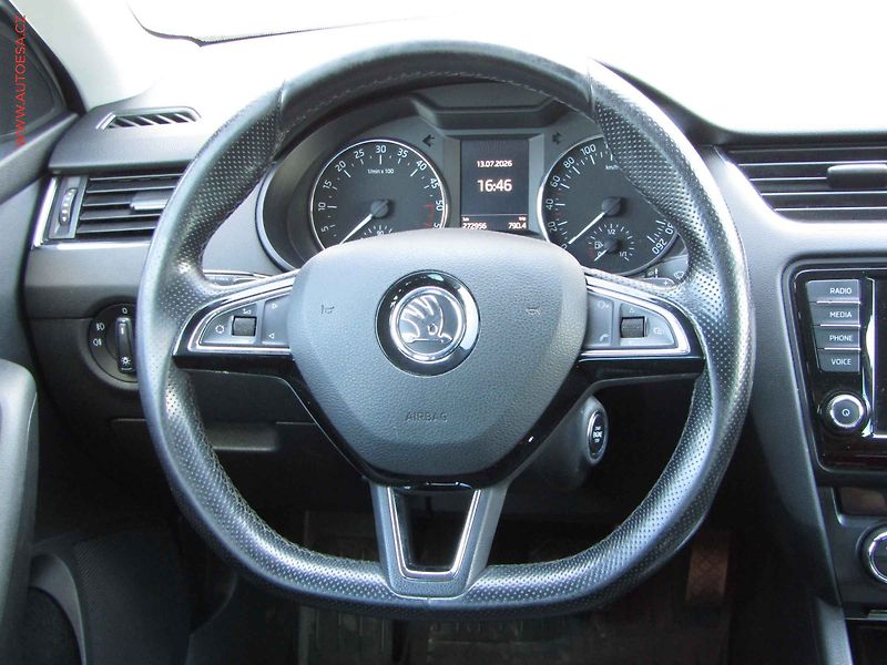 Škoda Octavia (2015) 2.0TDi, ČR, Elegance, DSG - fotka 14 z 19