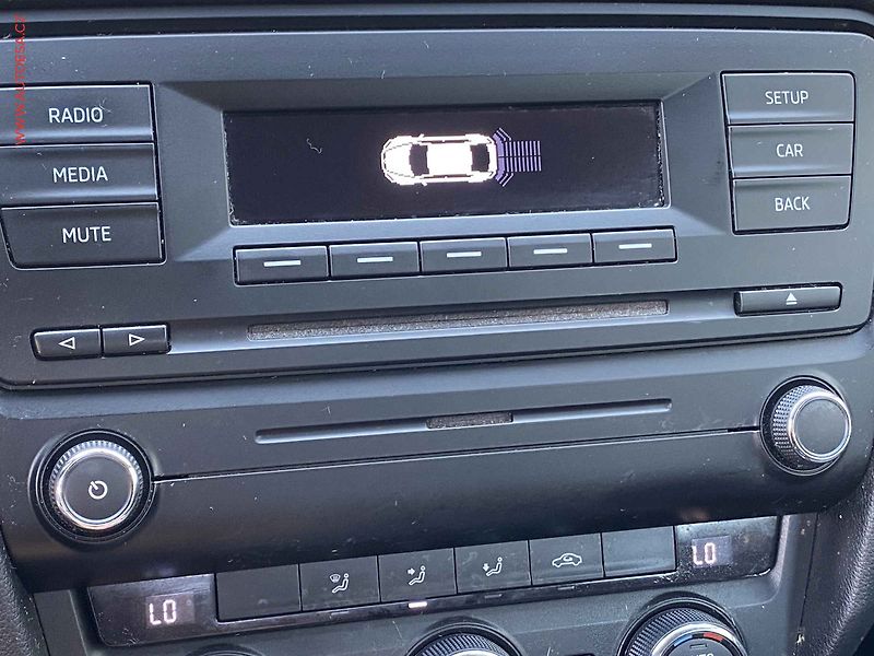 Škoda Octavia (2013) 1.4 TSi, Ambition, AC, park - fotka 16 z 17