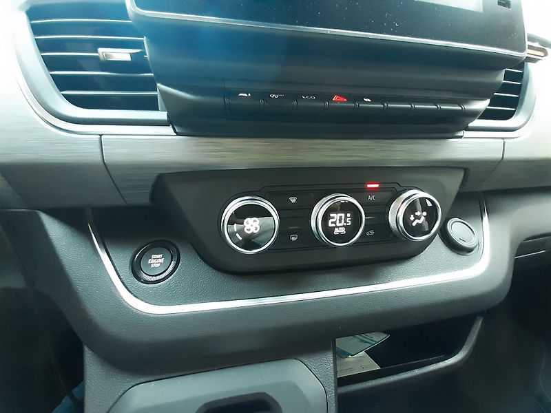 Renault Trafic (2025) L2 SpaceClass Blue dCi 170 EAG - fotka 15 z 25