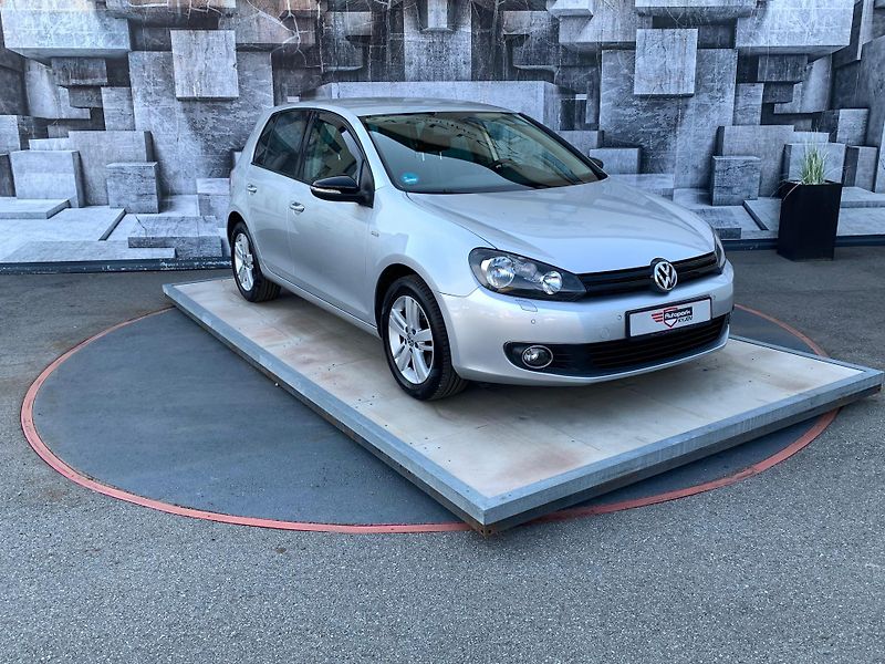 Volkswagen Golf (2012) 1.2TSi, 77KW, MATCH - fotka 1 z 21