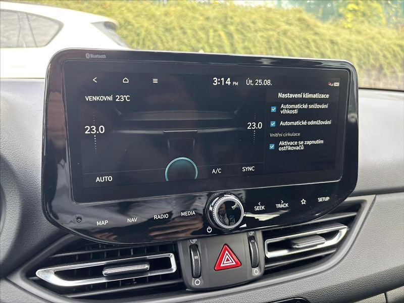 Hyundai i30 1,5 TGDi N-Line TOP STAV TAŽNÉ - fotka 25 z 47