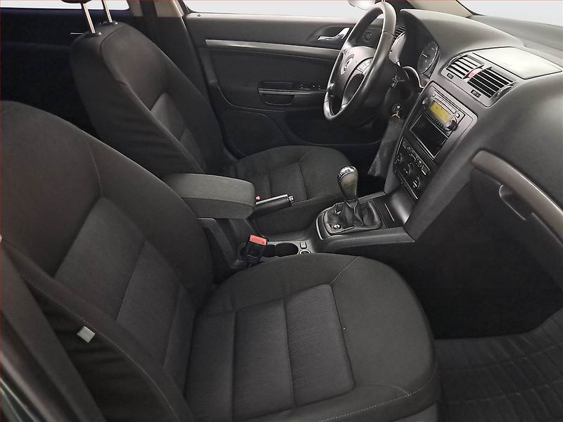 Škoda Octavia (2007) 2.0 TDI, nová STK, Tažné - fotka 9 z 15