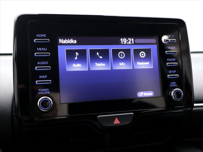 Toyota Yaris 1,5 Hybrid e-CVT 68kW aut. CZ - fotka 16 z 27