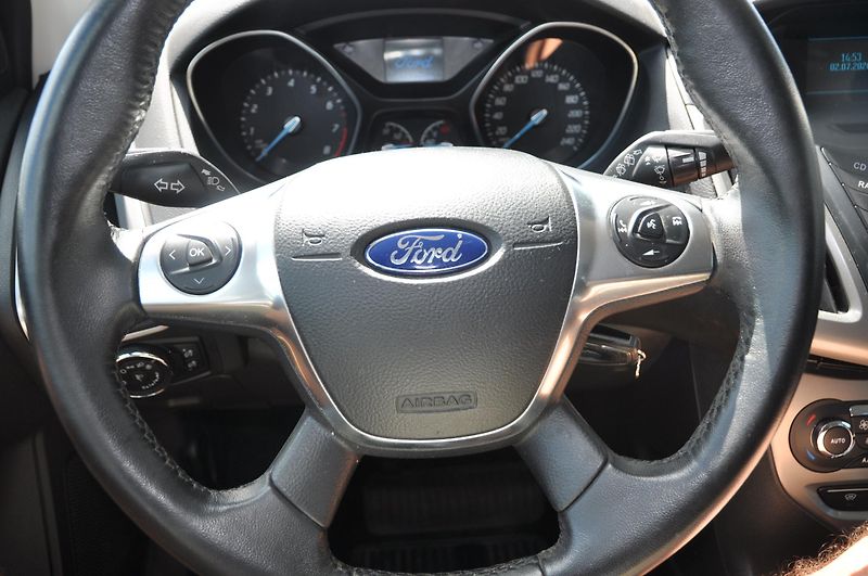 Ford Focus 1.0i EcoBoost 74kW - fotka 11 z 16
