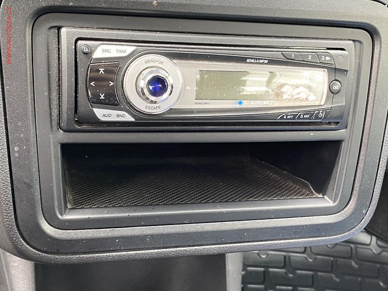 Škoda Roomster (2008) 1.2i, 2.maj,ČR, STK4/28 - fotka 13 z 15