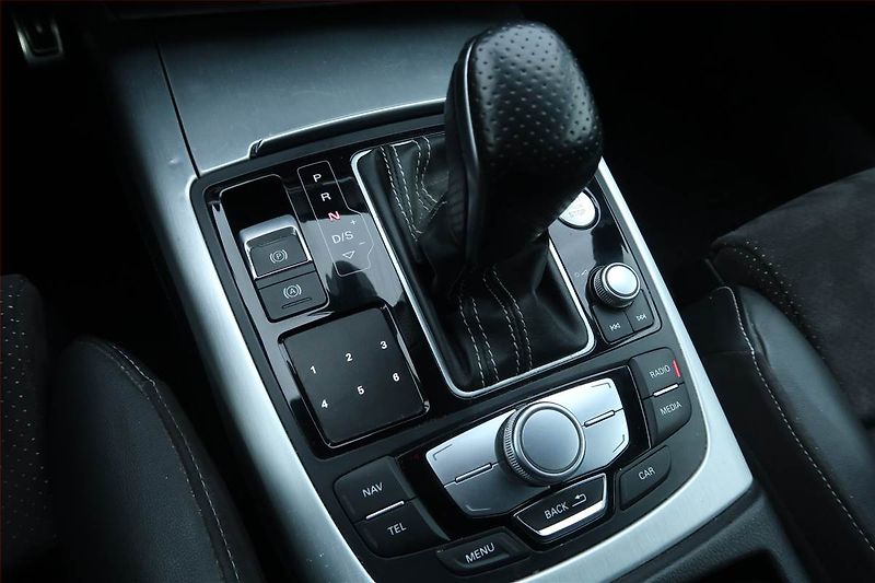 Audi A7 (2015) S-Line 3.0 BiTDI, 4X4 - fotka 13 z 32