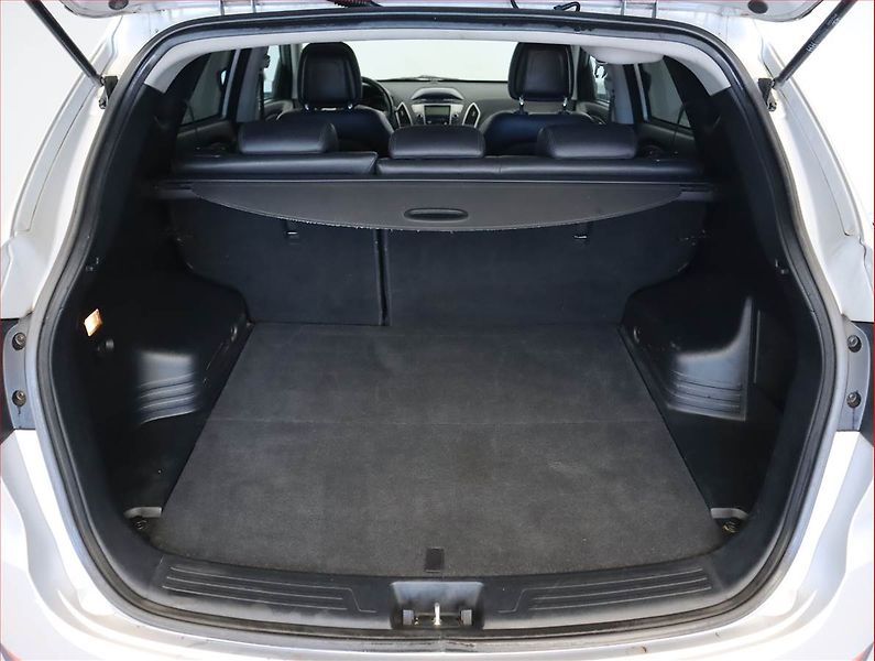 Hyundai ix35 (2011) 1.7 CRDi, Park. senzory - fotka 14 z 15