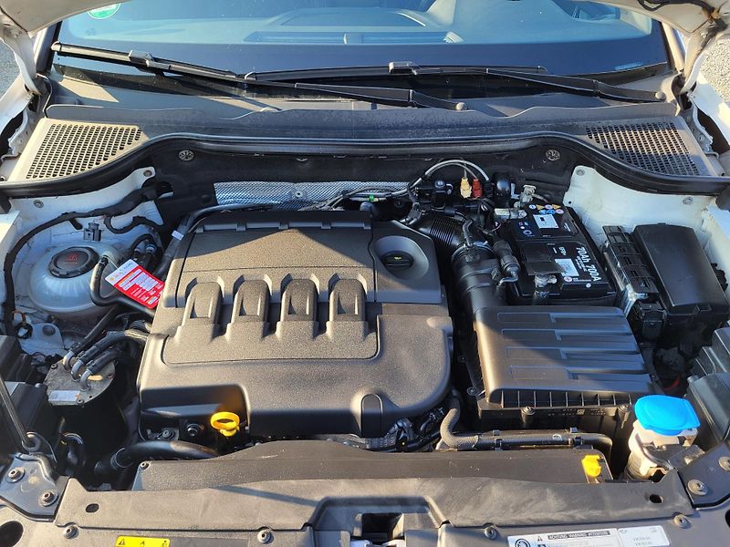 Škoda Karoq 2.0 TDi DSG 4x4 SPORTLINE - fotka 33 z 47