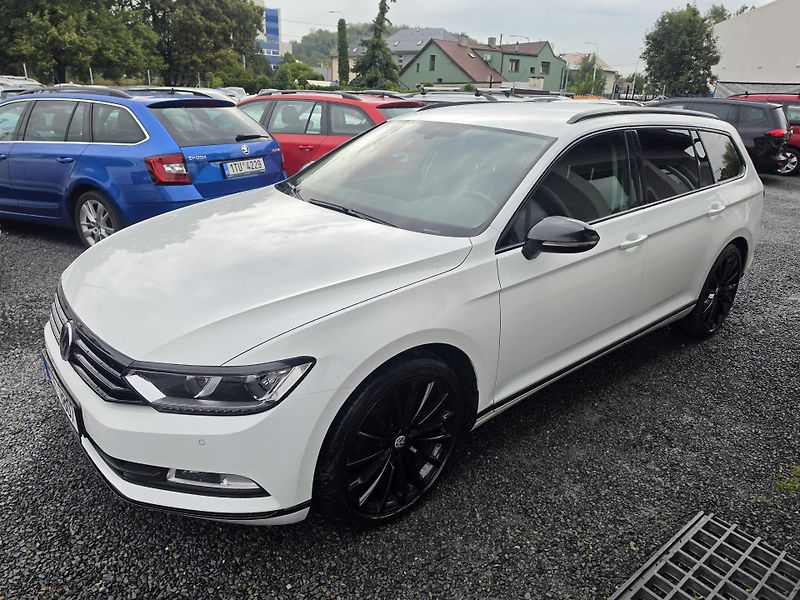 Volkswagen Passat 2.0 TDI DSG Night Paket  - fotka 2 z 24