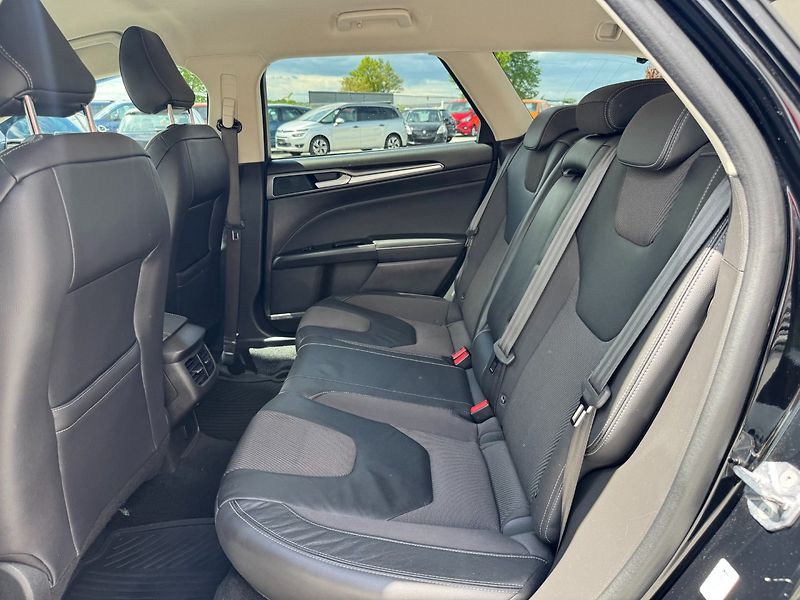 Ford Mondeo (2018) Titanium 2.0 TDCi 110kW - fotka 15 z 35
