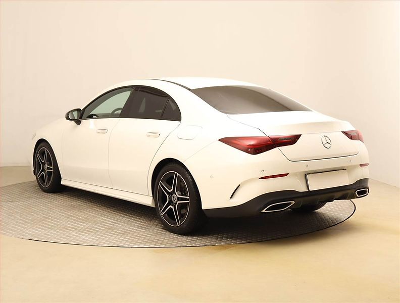 Mercedes-Benz CLA (2023) AMG Paket 200 d - fotka 4 z 27
