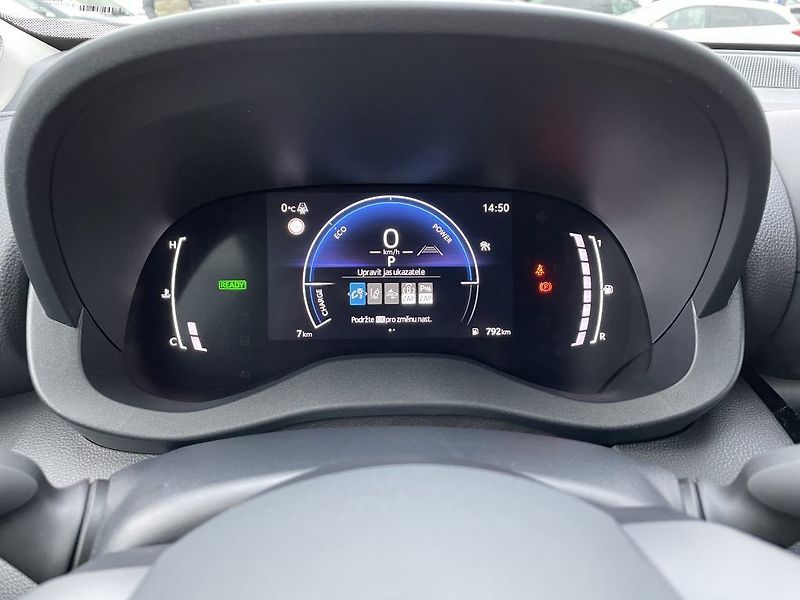 Toyota Yaris Cross 1.5 Hybrid Comfort ODBĚR 9/26 - fotka 16 z 27