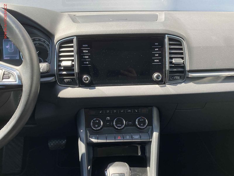 Škoda Karoq (2019) 1.5 TSi, Ambition, DSG, LED - fotka 12 z 18