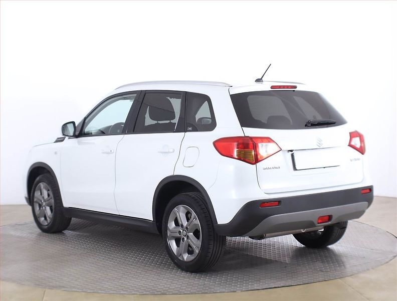 Suzuki Vitara (2016) GL + 1.6 VVT, Navi, Tempomat - fotka 4 z 16