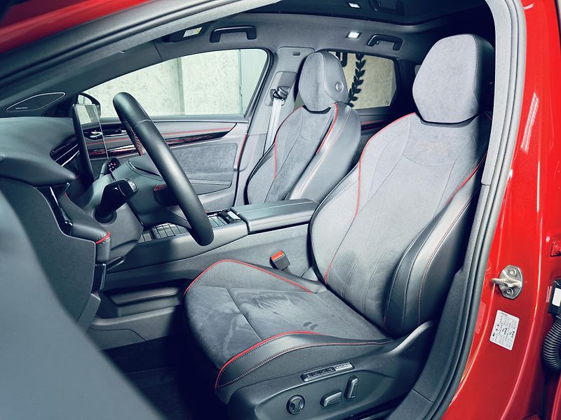 Volkswagen ID.7 (2025) GTX*4M*ZÁRUKA*TAŽNÉ*HEADUP*MAX - fotka 16 z 41