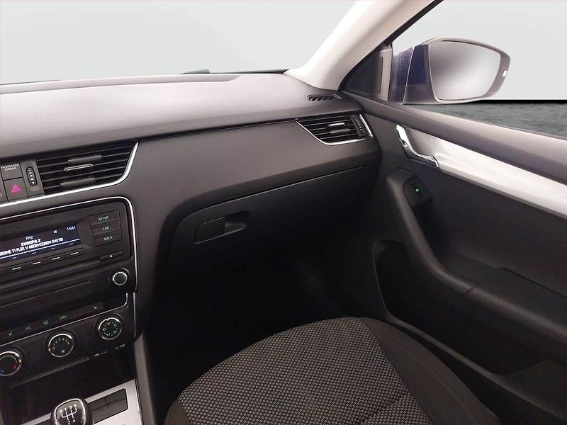 Škoda Octavia (2013) Ambition Plus 1.6 TDI - fotka 8 z 18